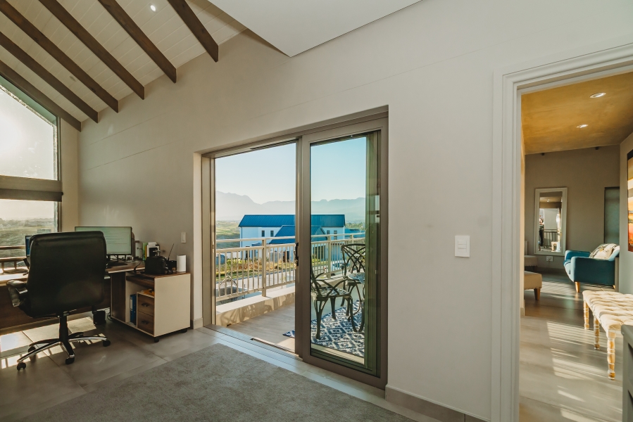 5 Bedroom Property for Sale in Kingswood Golf Estate Western Cape